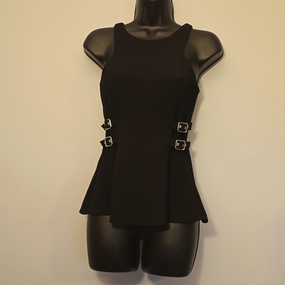 Buckle Tank